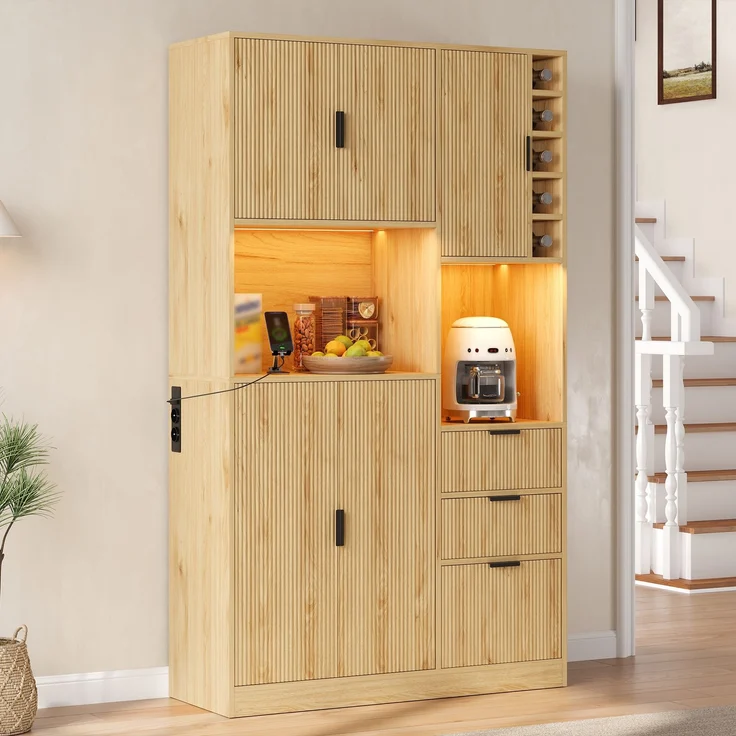 ZUBALIYA Weinschrank 105x40x180 cm, mit LED-Beleuchtung, mit Steckdosen, mit verstellbaren Einlegeböden, aus MDF, Natur – Bild 6