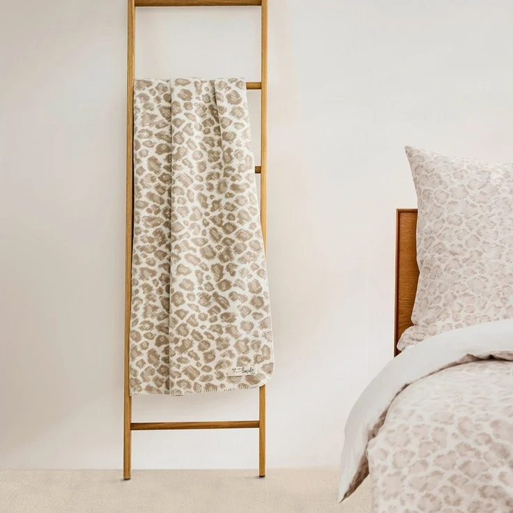 Wohndecke Wohndecke s.Oliver, s.Oliver, mit angesagtem Leomuster – Bild 2