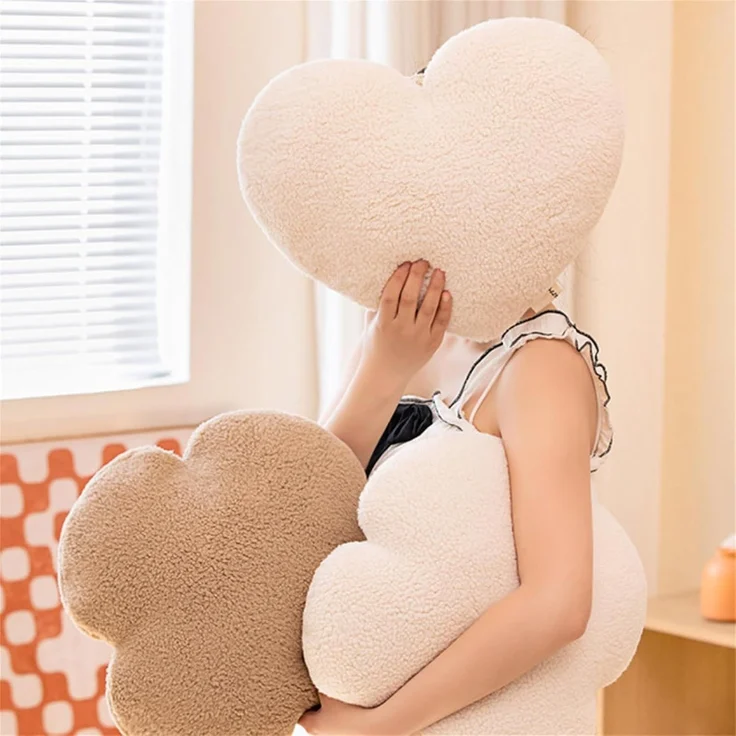 Herzkissen, Herz Kissen Kinderzimmer Decor, Kuschelkissen Kinder Herzform Dekokissen Kopfkissen Kissen Zierkissen für Wohnzimmer Sofa Kind Schlafzimmer Bett (Beige Herz,40 cm) – Bild 2
