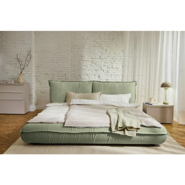 TOM TAILOR HOME Polsterbett PILLOW BED – lässiges Bett mit Kopfteil und Bettrahmen in Kissenform, besonders niedrige Optik – Bettrahmen mit abnehmbarem Bezug – Bild 1