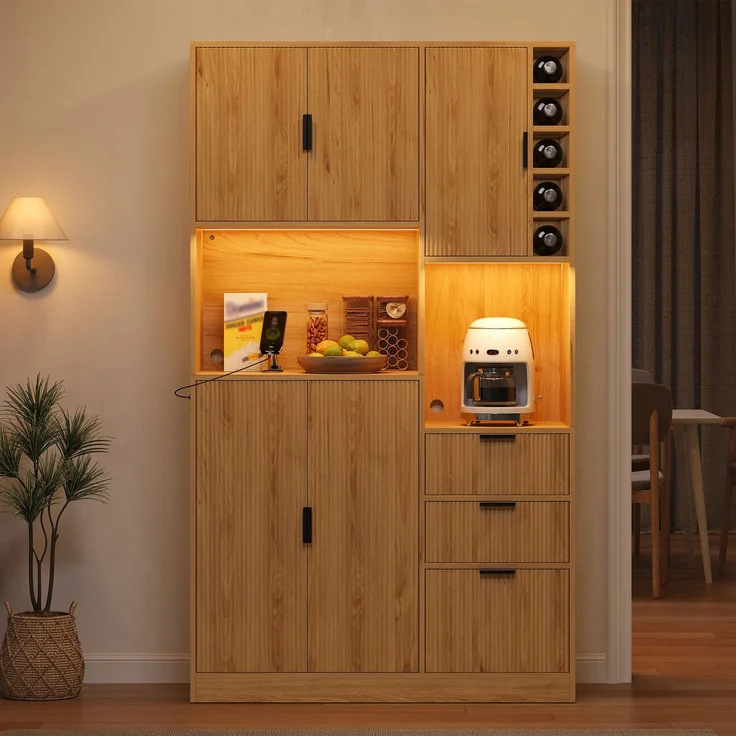 ZUBALIYA Weinschrank 105x40x180 cm, mit LED-Beleuchtung, mit Steckdosen, mit verstellbaren Einlegeböden, aus MDF, Natur – Bild 2