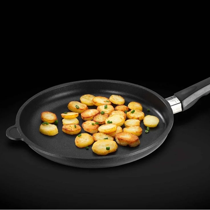 AMT Gastroguss Bratpfanne mit festem Griff, 4,8 cm, Ø 26 cm, Induktionsgeeignet – Bild 2