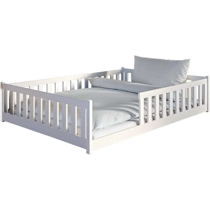 Kids Collective Montessori Bodenbett mit Rausfallschutz & Lattenrost, Massivholz weiß, 140x200 cm – Bild 1