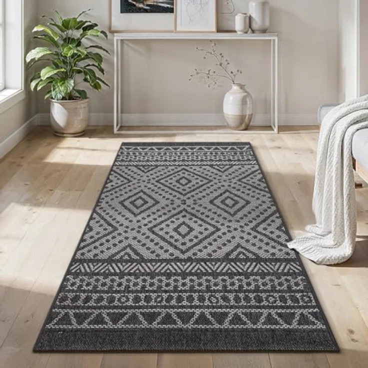 the carpet Calgary - moderner Teppich für Wohnzimmer & Esszimmer, Robustes, pflegeleichtes Flachgewebe im Vintage-Boho-Stil, ideal für Küche, Flur & Schlafzimmer, Anthrazit, 80x150 cm – Bild 2