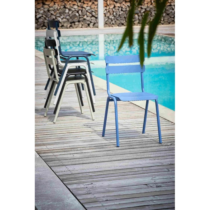 Stuhl One aus Aluminium, stapelbar, Retro Chic, schwarz, wetterfest für Outdoor – Bild 9