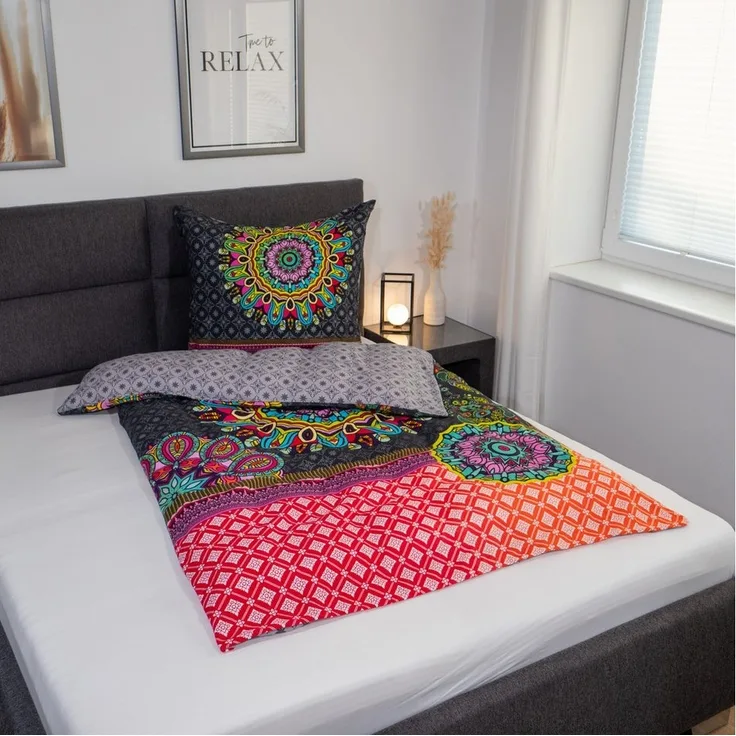 Traumschloss Bettwäsche Comfort Baumwolle, Flanell, 2 teilig, bunte Mandalas auf dunklem Hintergrund