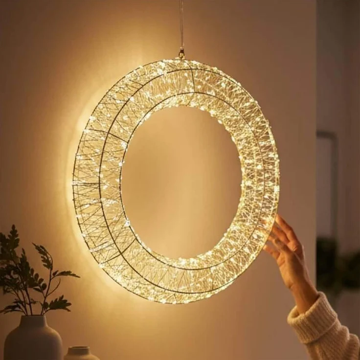 Hochwertiger 960 LED Kranz aus Metall Ø 38 cm. Dimmbar mit Timer, Fernbedienung – Bild 2