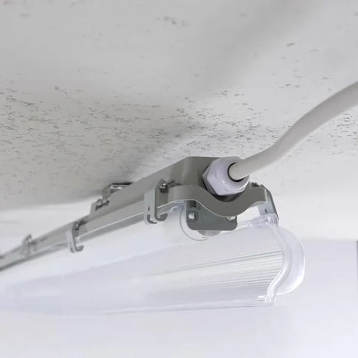 proventa LED Deckenleuchte Feuchtraumleuchte, LED, mit LED-Röhre 60 cm 9W neutralweiß IP65 – Bild 3