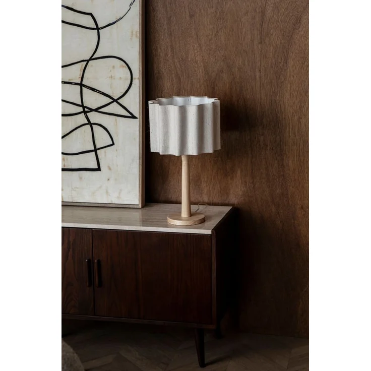 Tischlampe Scallop Dutchbone mit Jute-Lampenschirm und Holzfuß – Bild 7
