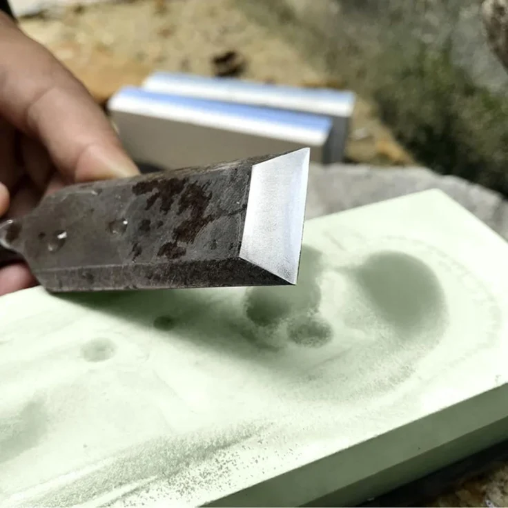 Ruhhy Axt- und Messerschärfer Schärfer Wasserstein Schleifstein, für Küchenmesser, Jagdmesser, Scheren, Äxte, Meißel und weiteres – Bild 3