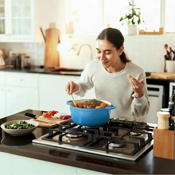 KLAMER Bräter Gusseisen Bräter 5 L, Gusseisen-Topf 25 cm backofengeeignet, Emaille …, Gusseisen, Exzellente Hitzeverteilung, Intensive Aromabildung, 5 Liter