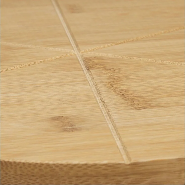 Relaxdays Pizzateller Bambus 33 cm Durchmesser, Schneidbrett aus Holz, schnittfestes Pizzabrett mit 6-facher Einteilung für gleichmäßig große Stücke, Holzteller für Pizza, natur, 33 x 33 x 1.5 cm – Bild 3