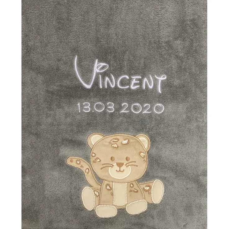 KIDDI-MEDIA Babydecke mit Name und Geburtsdatum Bestickt/kuschelig weich / 1A Qualität (Anthrazit - Leopard) – Bild 1