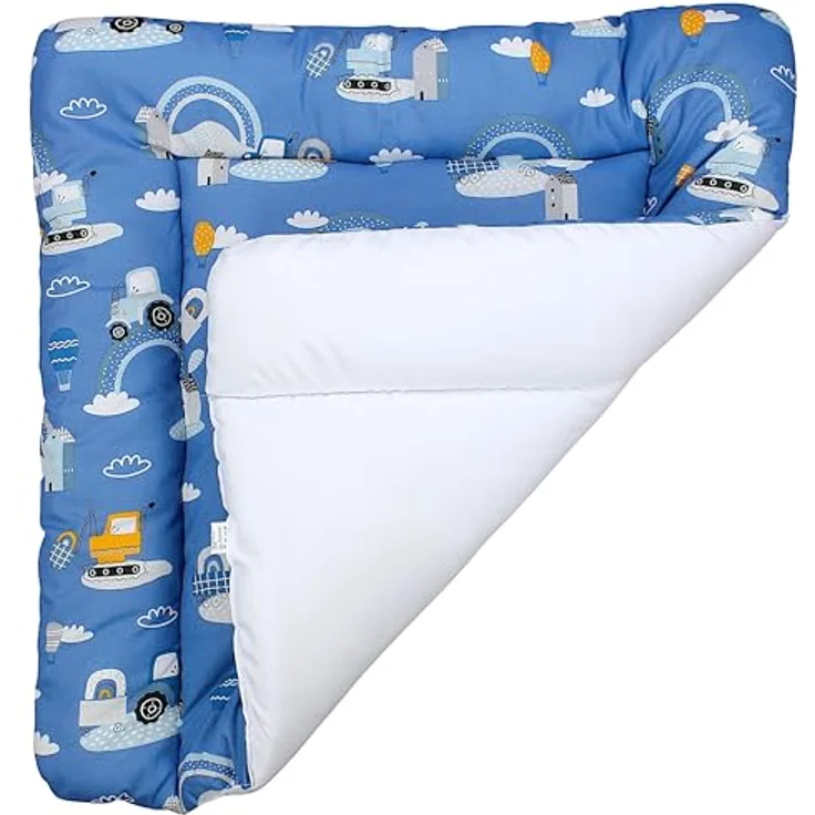 TupTam Baby Wickeltischauflage mit Baumwollbezug Gemustert, Farbe: Traktoren/Regenbögen/Blau, Größe: 70x70 cm – Bild 5