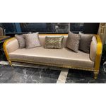Casa Padrino Luxus Barock Sofa Gold / Gold - Prunkvolles Wohnzimmer Sofa - Barockstil Wohnzimmer Möbel - Luxus Möbel im Barockstil - Barock Einrichtung - Edel & Prunkvoll