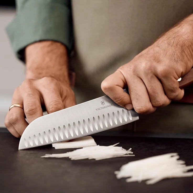 Victorinox | Wood Santokumesser Ahorngriff Kullenschliff – Bild 2