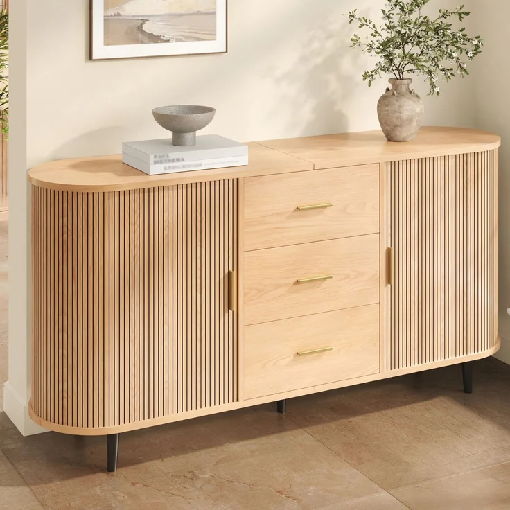 Merax Sideboard mit drei Schubladen mittig und Schiebetüren an den Seiten, gebogenes Design mit vertikaler Rillenverkleidung, Metallgriffe, Rohr-Eisenfüße, Aufbewahrungsschrank, Natur – Bild 6