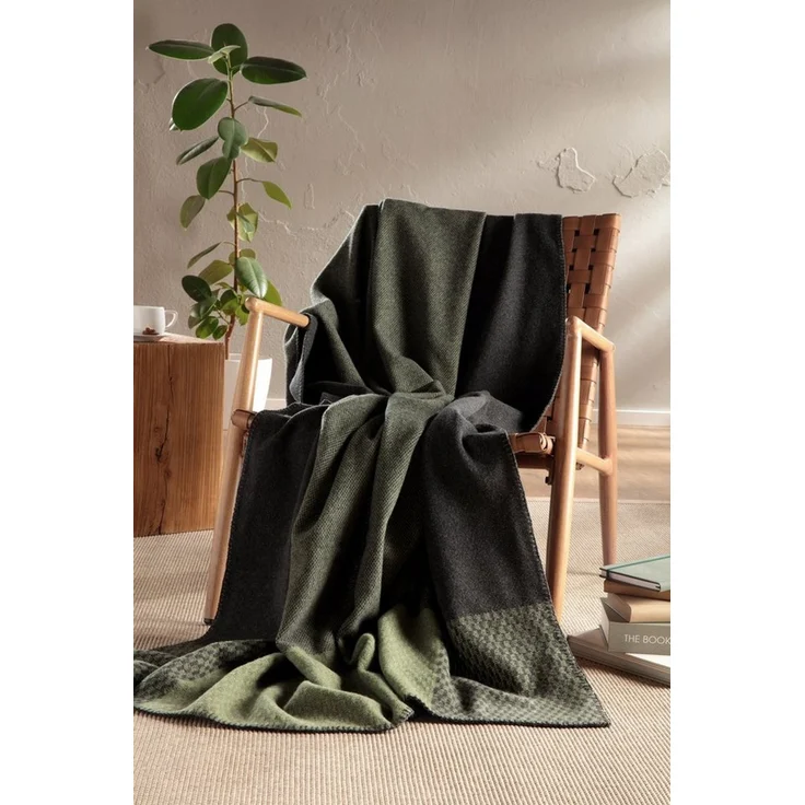 Wohndecke Plaid Frame green, Biederlack, exquisite Kuscheldecke aus reiner Merinowolle – Bild 2