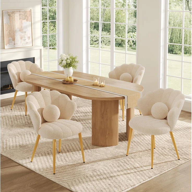 Esszimmerstühle im 4er-Set, je 60 x 62,5 x 83 cm, Bouclé-Bezug in Beige mit Zierkissen – Bild 1