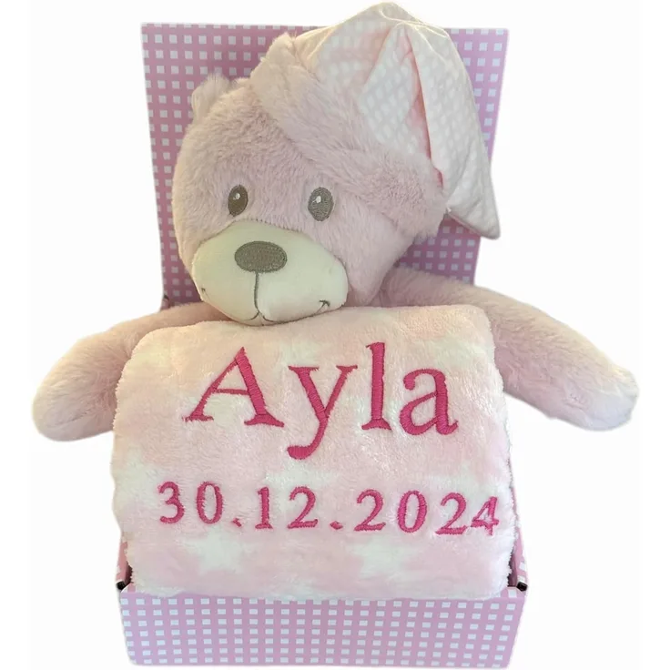 Babydecke mit Name & Geburtsdatum bestickt inkl. Plüsch Stofftier - Geschenk Taufe Geburt/CE-Zertifizierung (Rosa - TEDDY mit SCHLAFMÜTZE)
