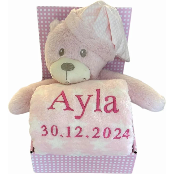 Babydecke mit Name & Geburtsdatum bestickt inkl. Plüsch Stofftier - Geschenk Taufe Geburt/CE-Zertifizierung (Rosa - TEDDY mit SCHLAFMÜTZE) – Bild 1