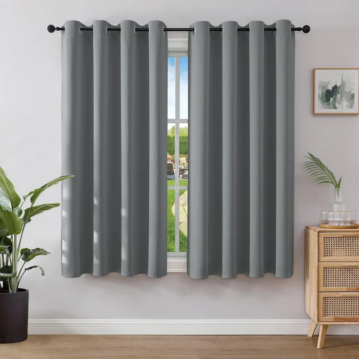 Joydeco Blickdichte Vorhänge mit Ösen Gardinen 2er Set, Verdunkelungsvorhang Thermovorhang Hitzeschutz, Ösenvorhang für Schlafzimmer Wohnzimmer (2xH137xB117, Hellgrau)