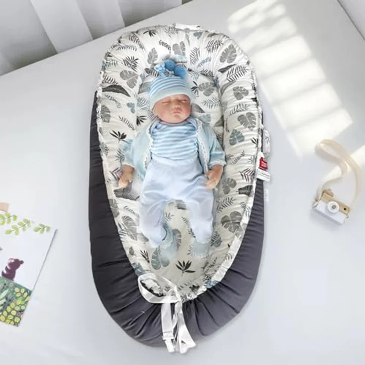 SONARIN Tragbares Babynest Neugeborene,Weiches Atmungsaktives Baby Nestchen Kuschelnest,Reisebett Kokon für Baby Säuglinge,mit Reversible 100% Baumwolle Bezug,88 x 53 cm(Grau-Blatt) – Bild 2