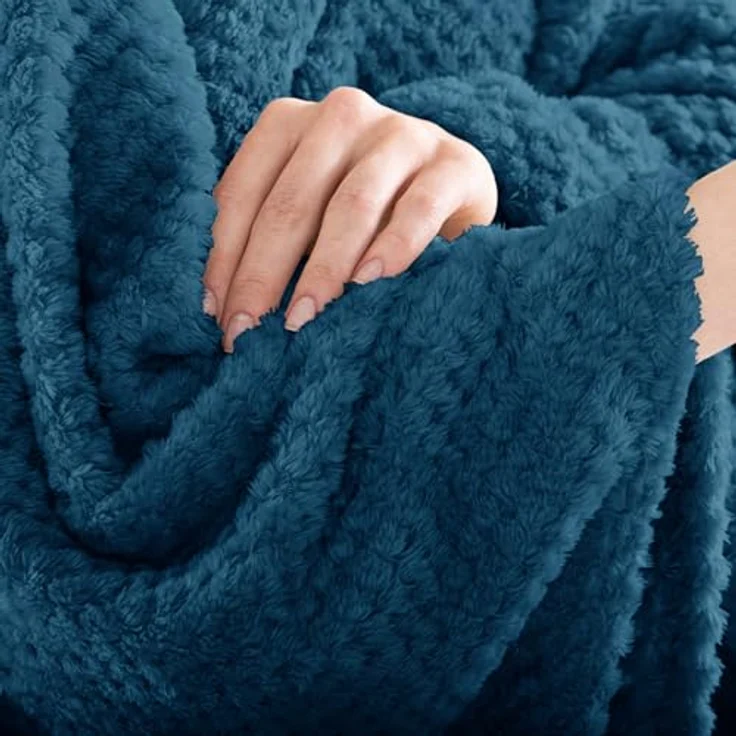 DecoKing Kuscheldecke 220x240 cm Indigoblau Decke Microfaser Wohndecke Tagesdecke Fleece weich sanft kuschelig skandinavischer Stil dunkelblau Henry – Bild 7