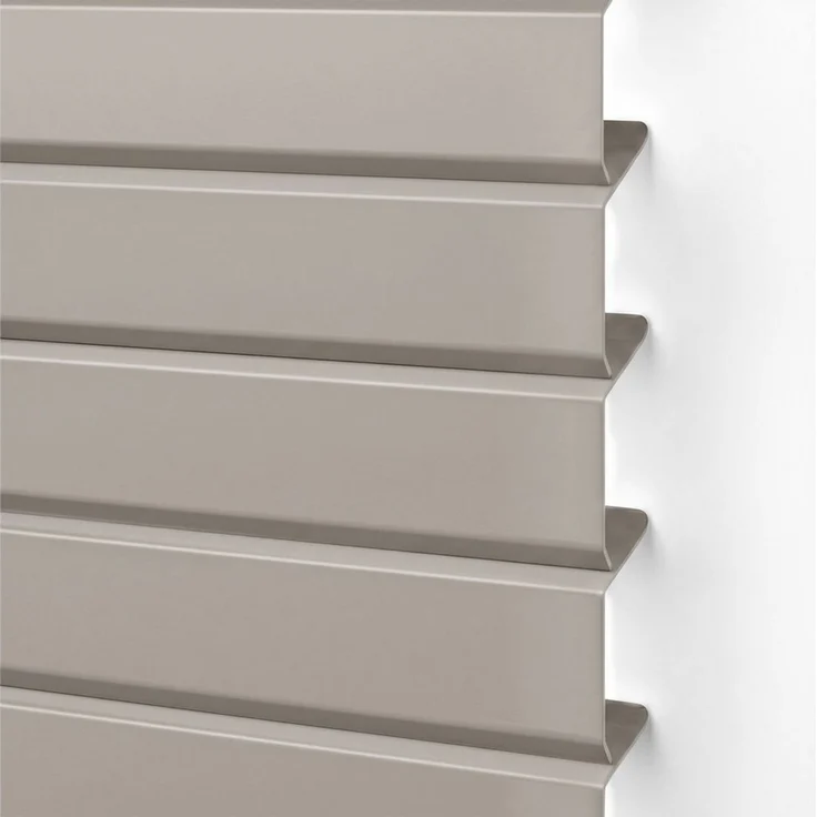Victoria M. Jalousie LightLess Prime Aluminium-Jalousie 50x130 cm Pfefferweiß-Beige matt, mit Bohren, ohne Bohren, geklemmt oder verschaubt, L Profil 25 mm Lamellen, feuchtigkeitsbeständig, verdunkelnd – Bild 3