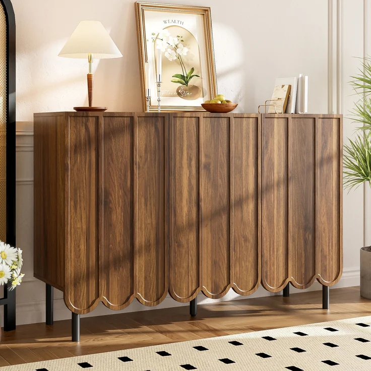 Modernes holzfarbenes Sideboard mit Wellentüren – 120x35x80 cm – grifflos, verstellbare Regale – Stauraum für Wohnzimmer, Flur & Esszimmer – Bild 3