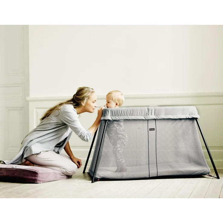 BabyBjörn Reisebett Light + Spannbettuch Silber – Bild 4