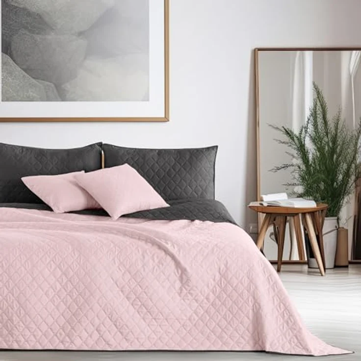DecoKing Tagesdecke Bettüberwurf 170x210 cm Lila Anthrazit Steppdecke Überwurf Zweiseitig Gesteppt Prägemuster Rauten Grau Graphit Axel 170x210 cm – Bild 4