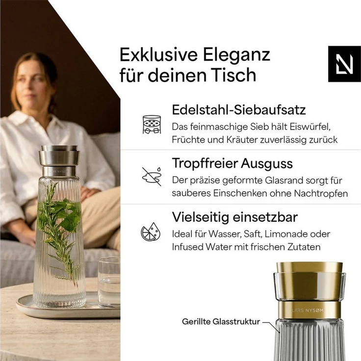 LARS NYSØM Wasserkaraffe Bækvand, (1-tlg), Glaskaraffe 1 l mit Edelstahldeckel und integriertem Sieb – Bild 2