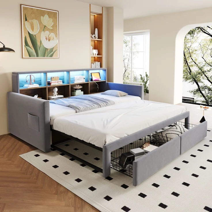 Merax Einzelbett Daybett 90/180 x190cm Ausziehbares Polsterbett Schlafsofa, Kopfteil mit integrierten Staufächern, LED-Lichtleiste und Ladesteckdosen, Mit 2 Schubladen, Samt Hellgrau – Bild 1