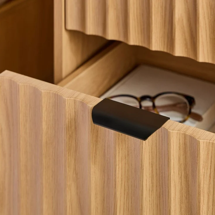 Calicosy 'BOLOGNE' Nachttisch mit 2 Schubladen H52 cm - helles Holzdekor - Helles Holz – Bild 7