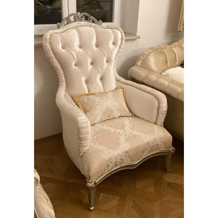 Casa Padrino Luxus Barock Sessel Rosa / Silber - Prunkvoller Wohnzimmer Sessel mit Glitzersteinen - Luxus Wohnzimmer Möbel im Barockstil - Barock Möbel - Barock Einrichtung - Edel & Prunkvoll