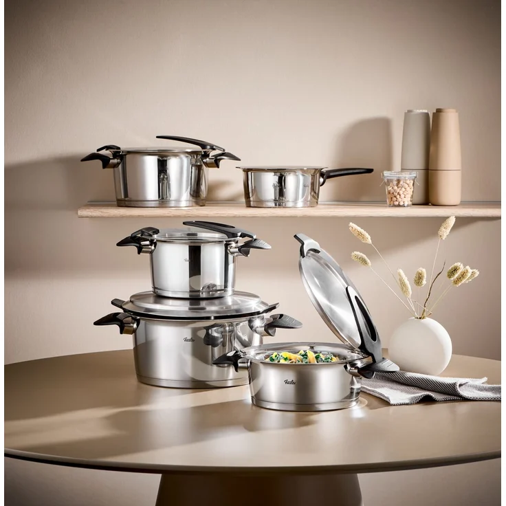 Fissler Intensa® Topf-Set 5-tlg. mit Metalldeckel und Stielkasserolle – Bild 2