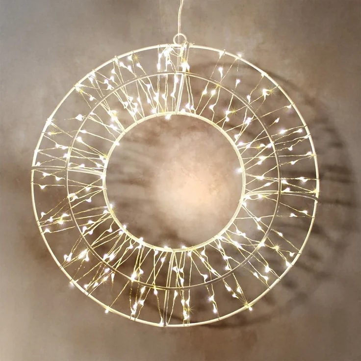 Spetebo LED Dekofigur Metall Kranz weiß Ø 30 cm - Weihnachten Deko Beleuchtung, Timer Funktion, LED fest integriert, warm weiß, IP44 Spritzwasserschutz – Bild 5