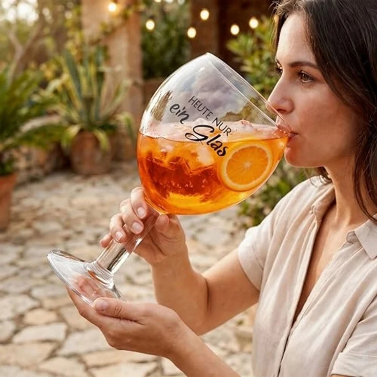 Herz & Heim Weinglas XXL mit Aufdruck - Riesen Weinglas als lustiges Geschenk & Deko, Glas, 3 Liter Fassungsvermögen – Bild 2