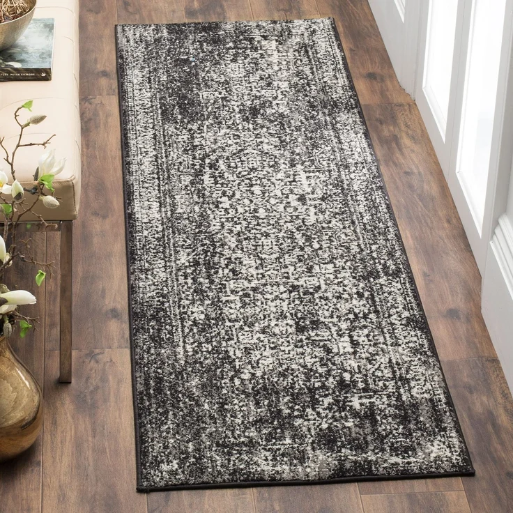 SAFAVIEH Traditionell Teppich für Wohnzimmer, Esszimmer, Schlafzimmer - Evoke Collection, Kurzer Flor, Schwarz und Grau, 62 X 240 cm