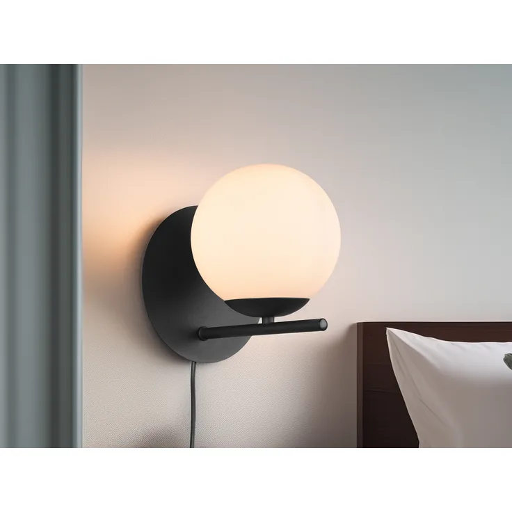 LED Wandleuchte Schwarz mit Glaskugel, Stecker und Schalter, H: 21cm
