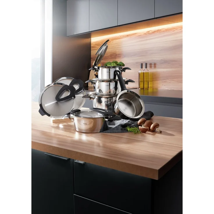 Fissler Intensa® Topf-Set 5-tlg. mit Metalldeckel und Stielkasserolle – Bild 5
