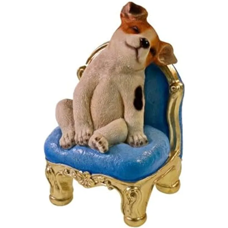 Hund auf Sessel Polyresin Figur Deko Wohnzimmer Geschenk Indoor Skulptur