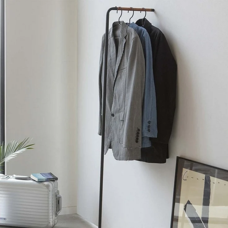 Yamazaki Garderobenständer "Tower" zum Anlehnen an die Wand 160cm, Kleiderständer, minimalistisch, für den modernen Loft Stil – Bild 1