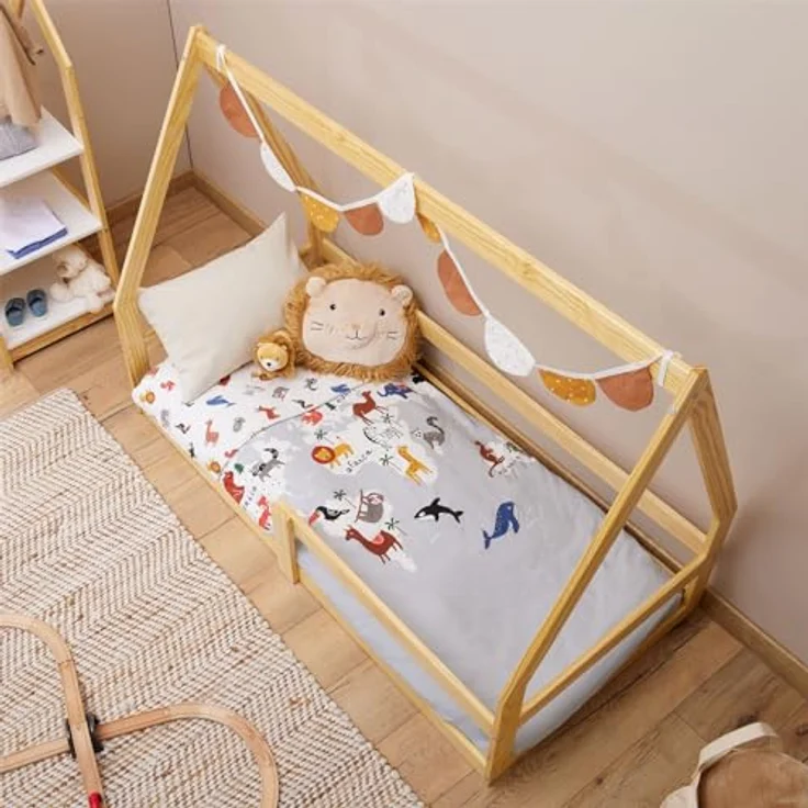 IDIMEX Hausbett TAMI Kinderbett in Hausform, 70x140 cm, Natur, Kiefernholz Kinderbett mit Rausfallschutz, ideal zum Schlafen und Spielen, Bodenbett, Montessori – Bild 5