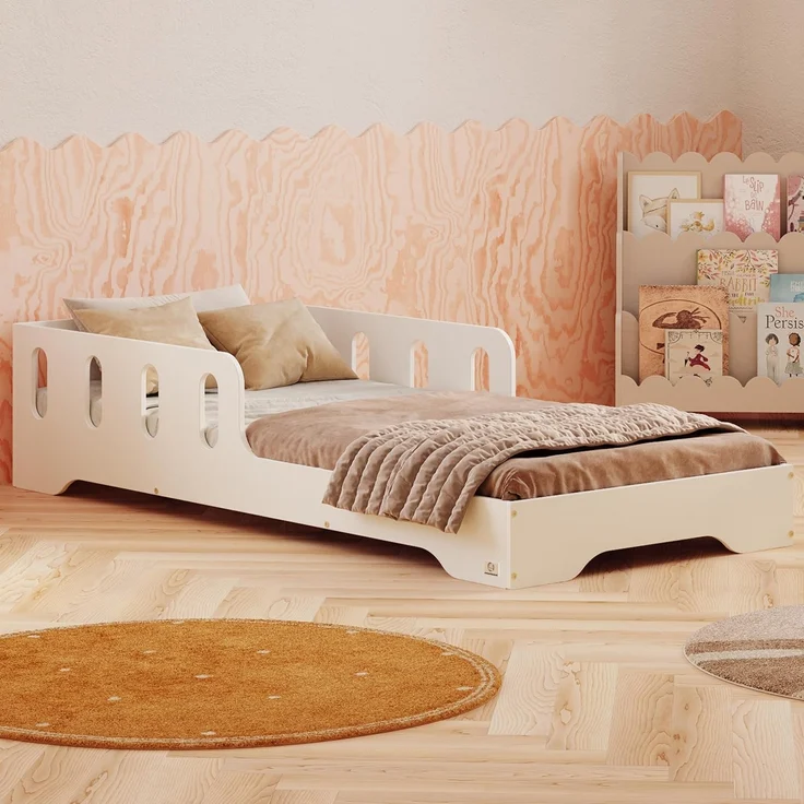 smartwood Kinderbett 70x160 cm in Weiß - Montessori Bodenbett mit Rausfallschutz & Lattenrost - Aus handbemaltem Sperrholz - Sicher für Jungen und Mädchen - Einfache Montage - TILA 6 – Bild 1