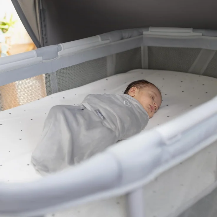 Ingenuity Dream Retreat 3-in-1 Tragbarer Stubenwagen und Spielplatz, einfache 3-stufige Faltung, inklusive Lichtblockierschirm für drinnen und draußen, UPF 50+, Matratze und Bettlaken, 0-36 Monate – Bild 12