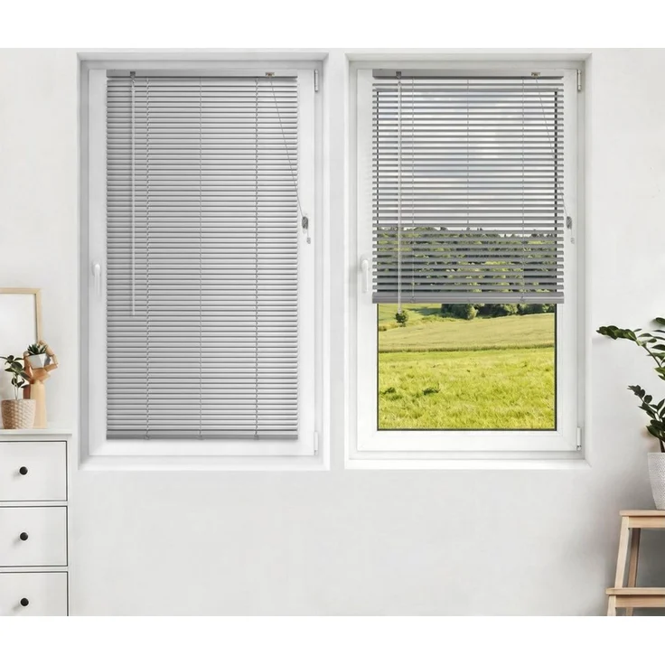 Victoria M. Jalousie Aluminium Jalousie, 40 x 130 cm, silber glänzend, mit Bohrenohne Bohren, freihängend, Sicht- Licht- und Blendschutz, inkl. Klemmclips – Bild 1