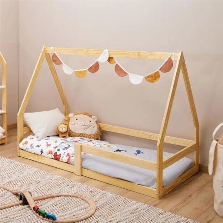 IDIMEX Hausbett TAMI Kinderbett in Hausform, 70x140 cm, Natur, Kiefernholz Kinderbett mit Rausfallschutz, ideal zum Schlafen und Spielen, Bodenbett, Montessori – Bild 2
