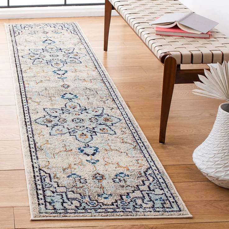 SAFAVIEH Boho Teppich für Wohnzimmer, Esszimmer, Schlafzimmer - Madison Collection, Kurzer Flor, Elfenbein und Hellblau, 76 X 183 cm